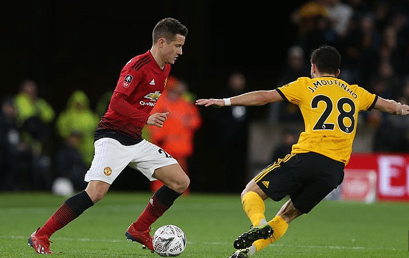 国足常常站 国足常常站