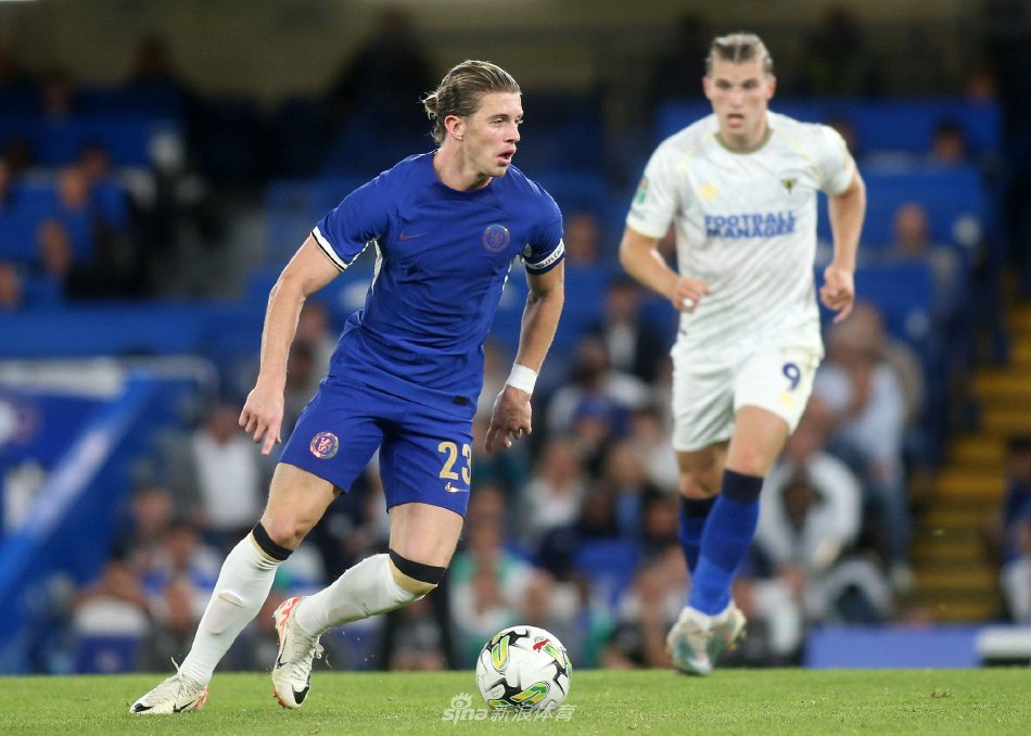 巴黎高层显 巴黎高层显