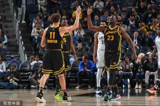 球队的中场 球队的中场